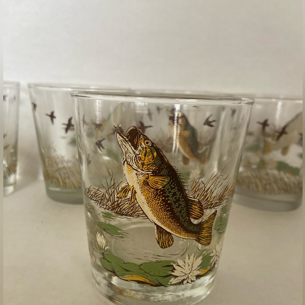 Vintage Libbey glasses 4” Tall, 13 oz-FISHING Large mouth bass, barware Set of 5